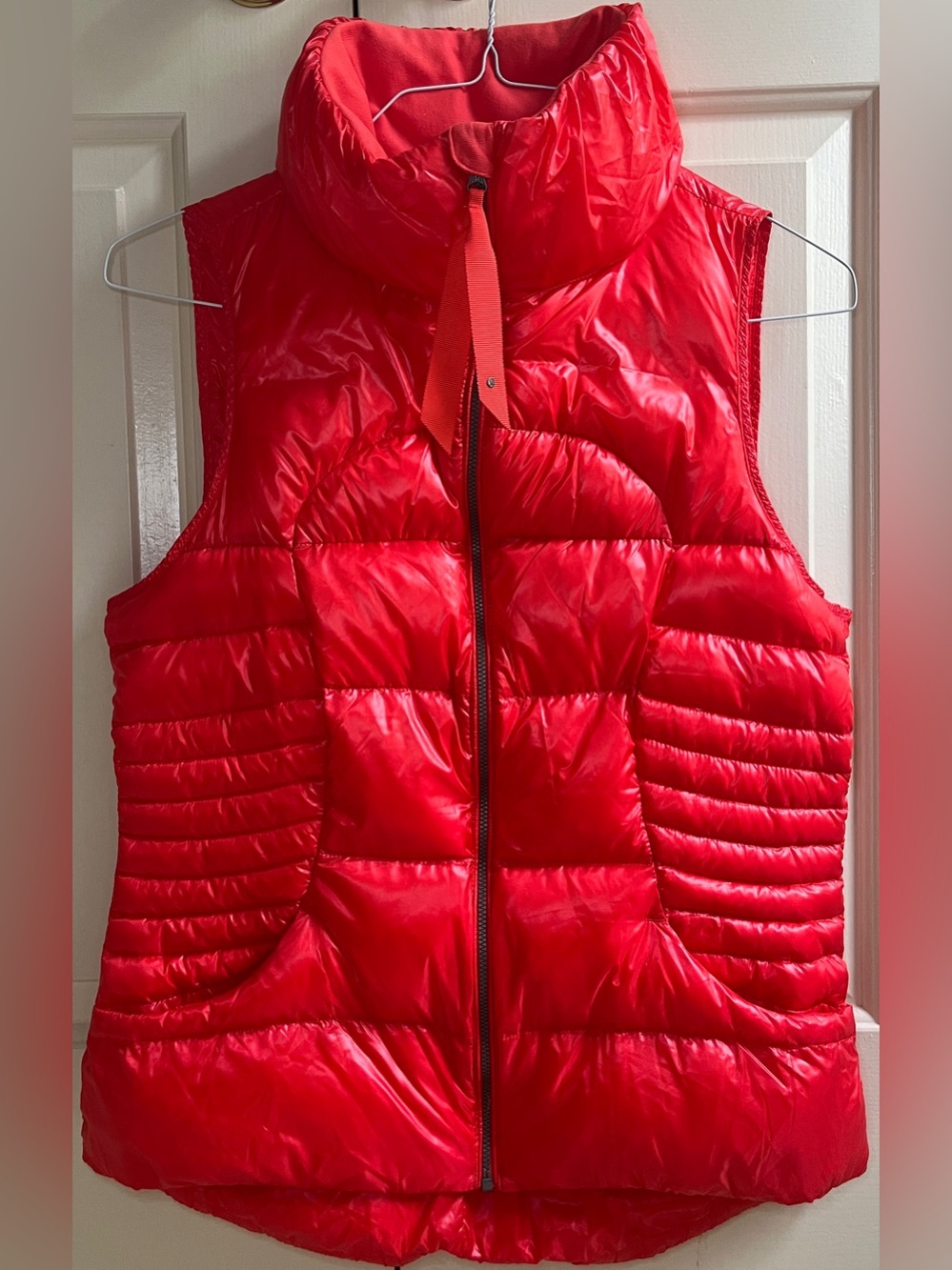 🍒LULULEMON sz 10 FLUFFIN’ AWESOME DOWN PUFFER VEST Jacket ALARMING RED